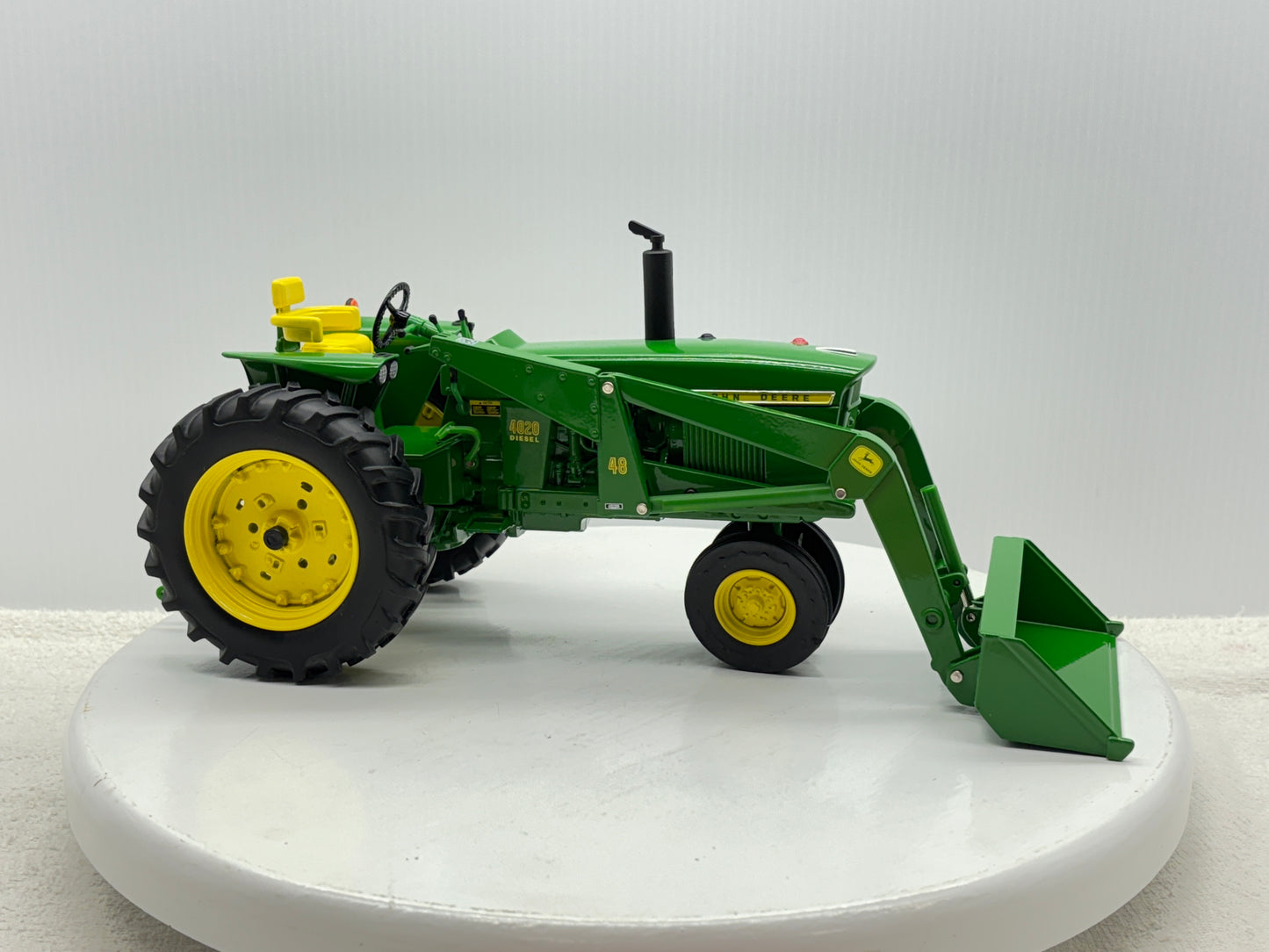 1/16 John Deere 4020 with 48 Loader