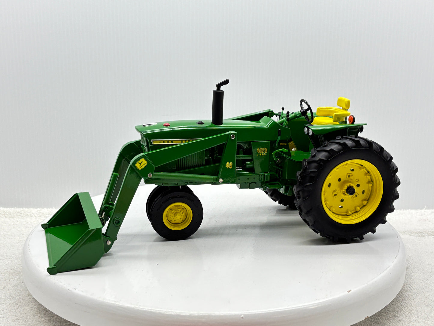 1/16 John Deere 4020 with 48 Loader