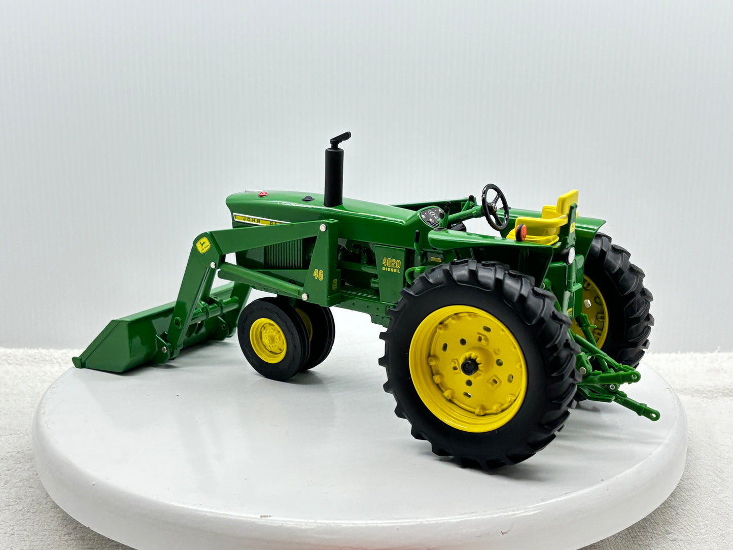 1/16 John Deere 4020 with 48 Loader