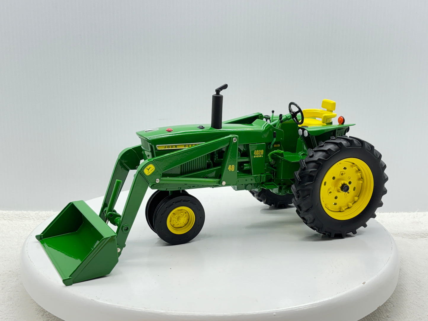 1/16 John Deere 4020 with 48 Loader