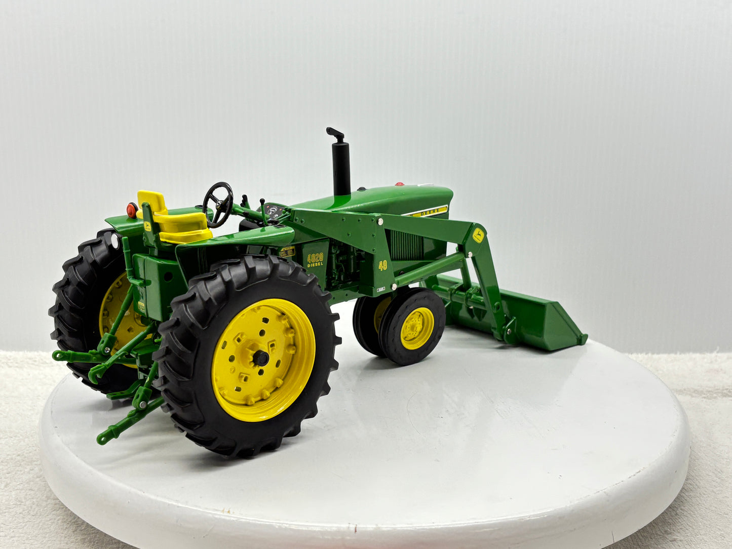 1/16 John Deere 4020 with 48 Loader