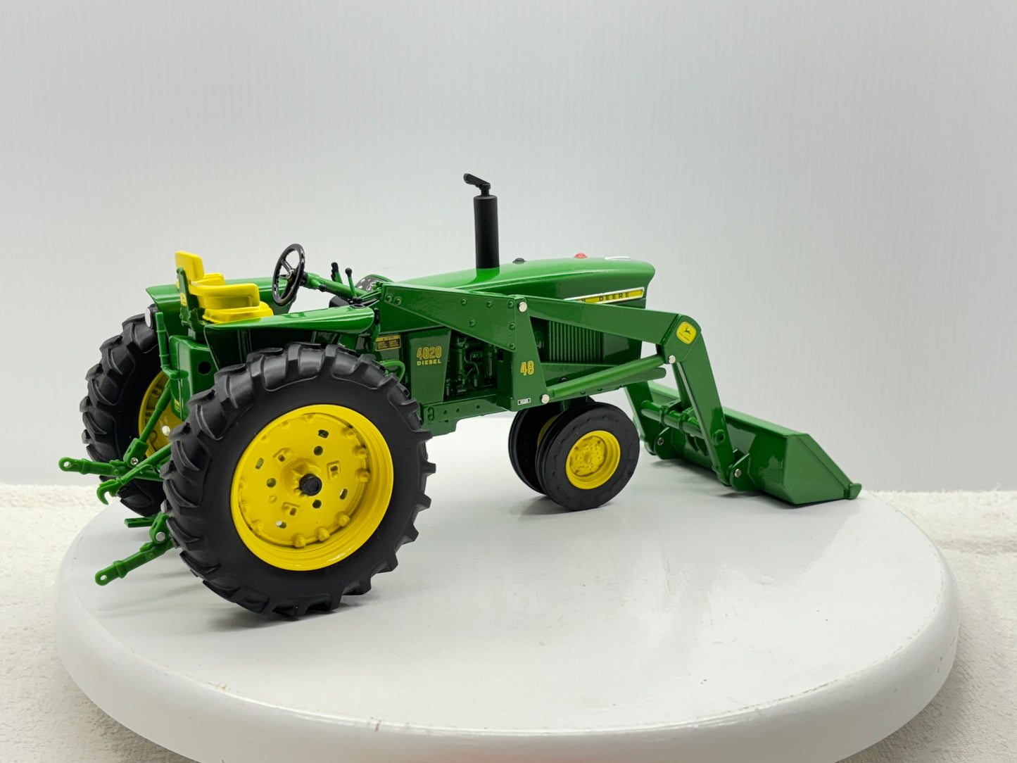 1/16 John Deere 4020 with 48 Loader