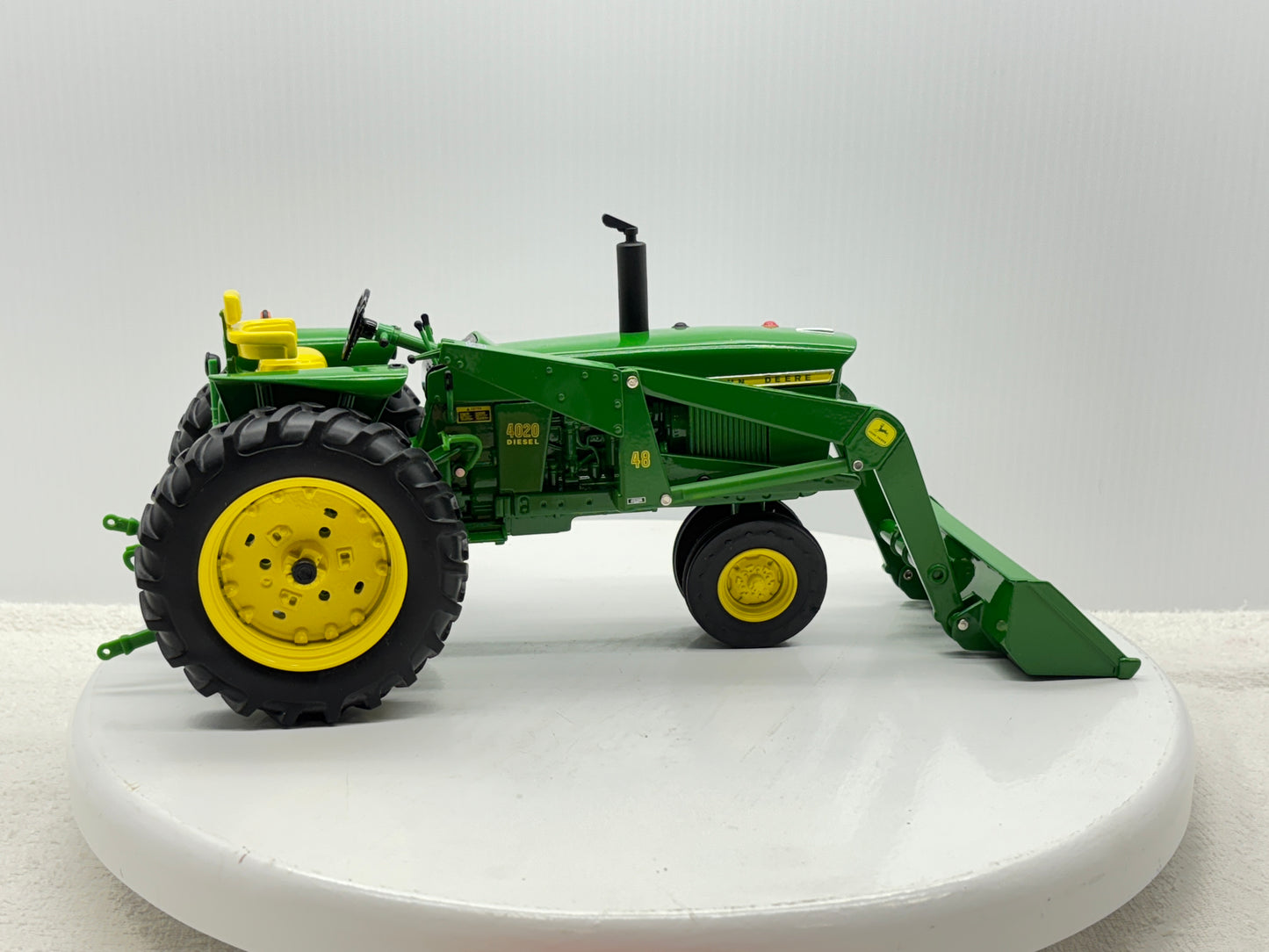1/16 John Deere 4020 with 48 Loader