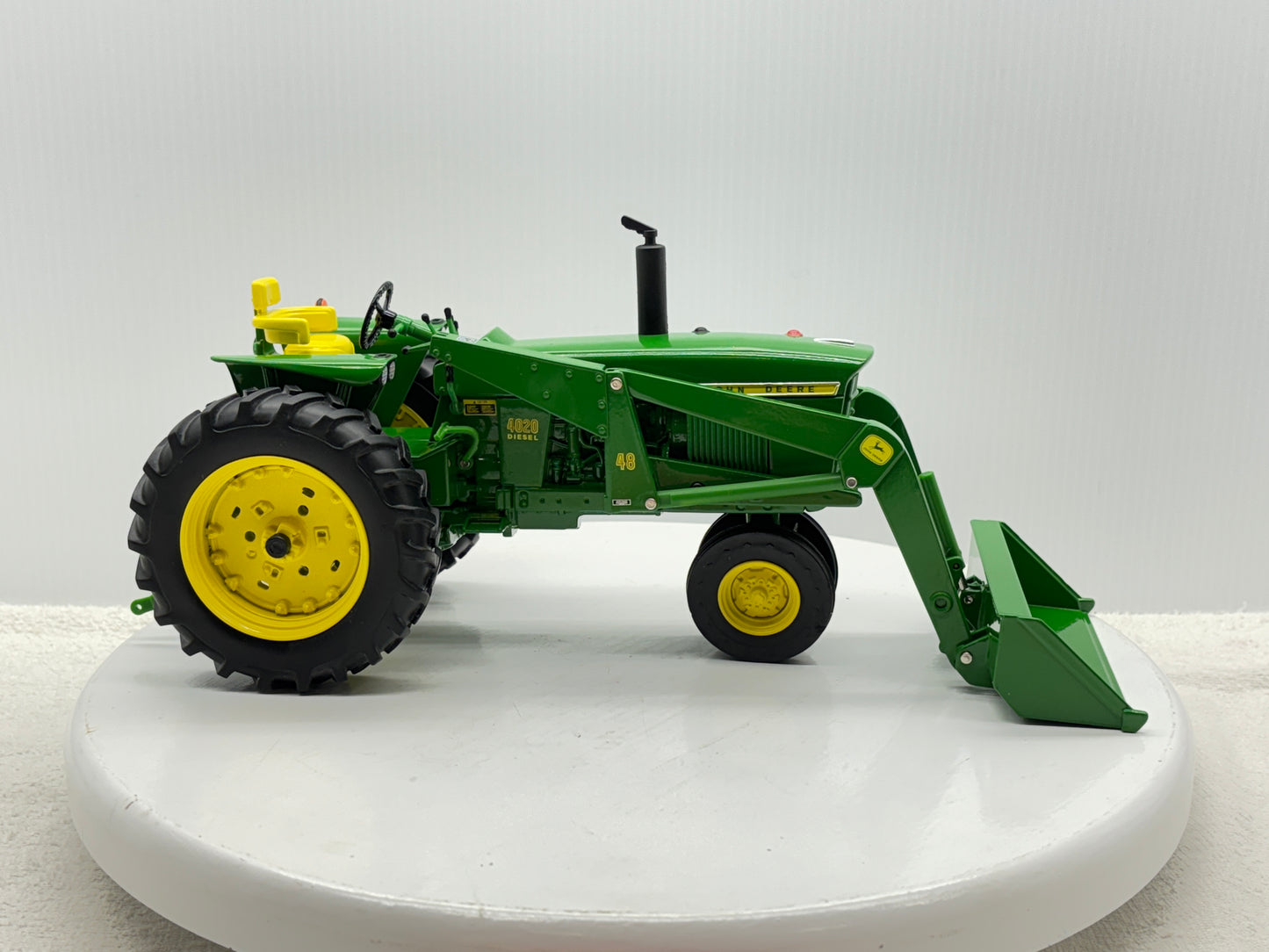 1/16 John Deere 4020 with 48 Loader
