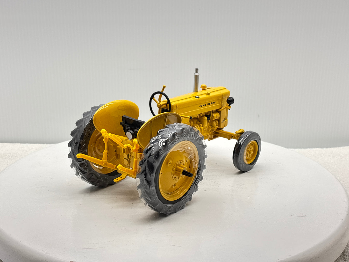1/16 John Deere 420 Industrial