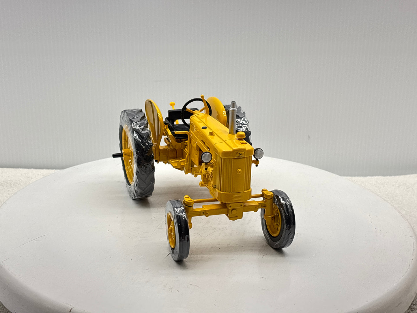1/16 John Deere 420 Industrial