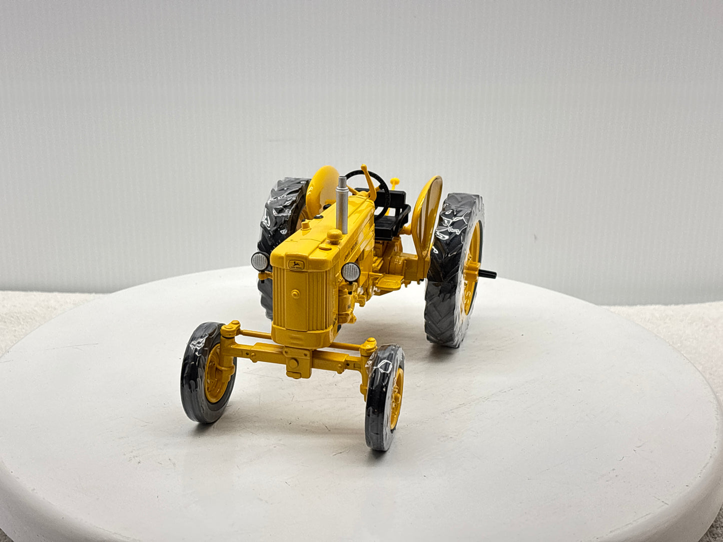 1/16 John Deere 420 Industrial
