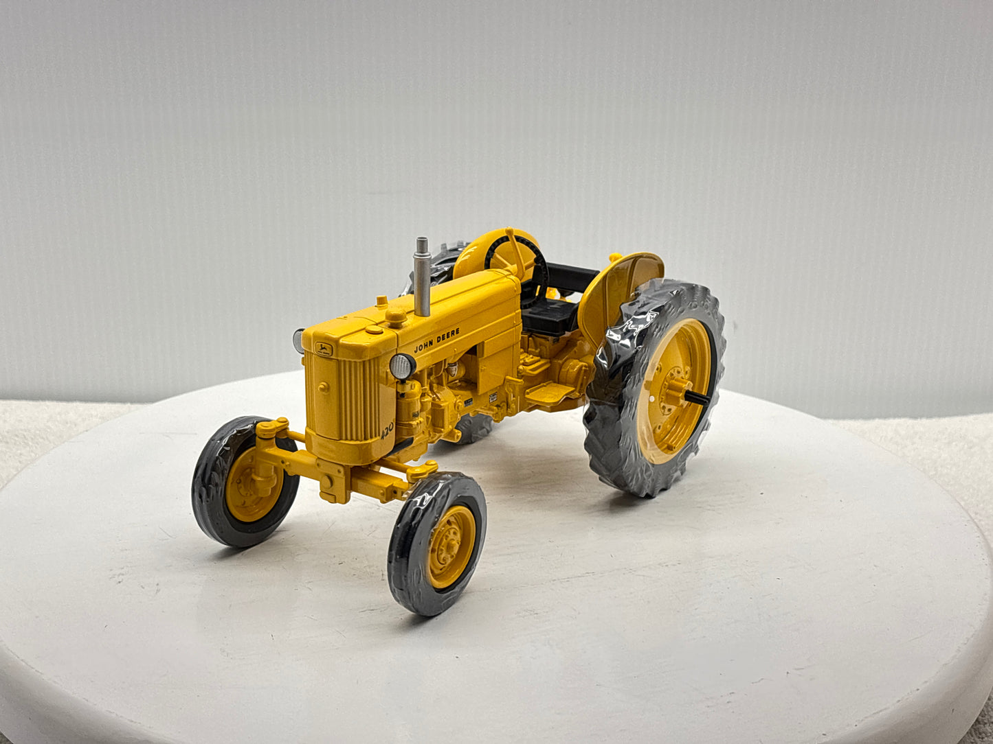 1/16 John Deere 420 Industrial