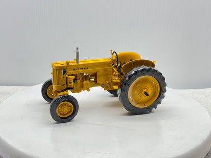 1/16 John Deere 420 Industrial