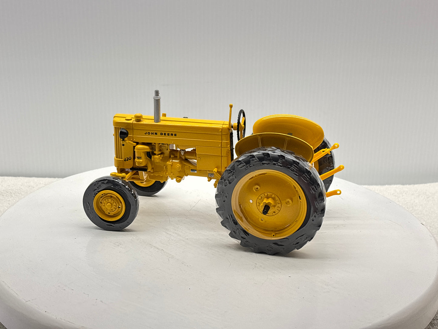 1/16 John Deere 420 Industrial