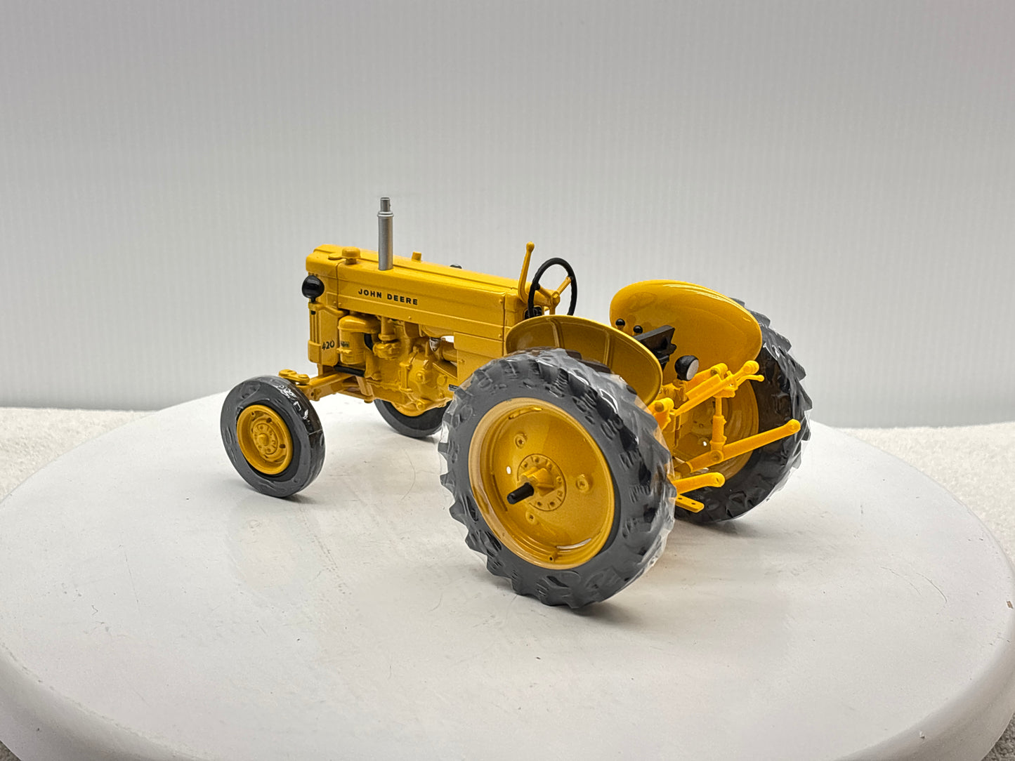 1/16 John Deere 420 Industrial