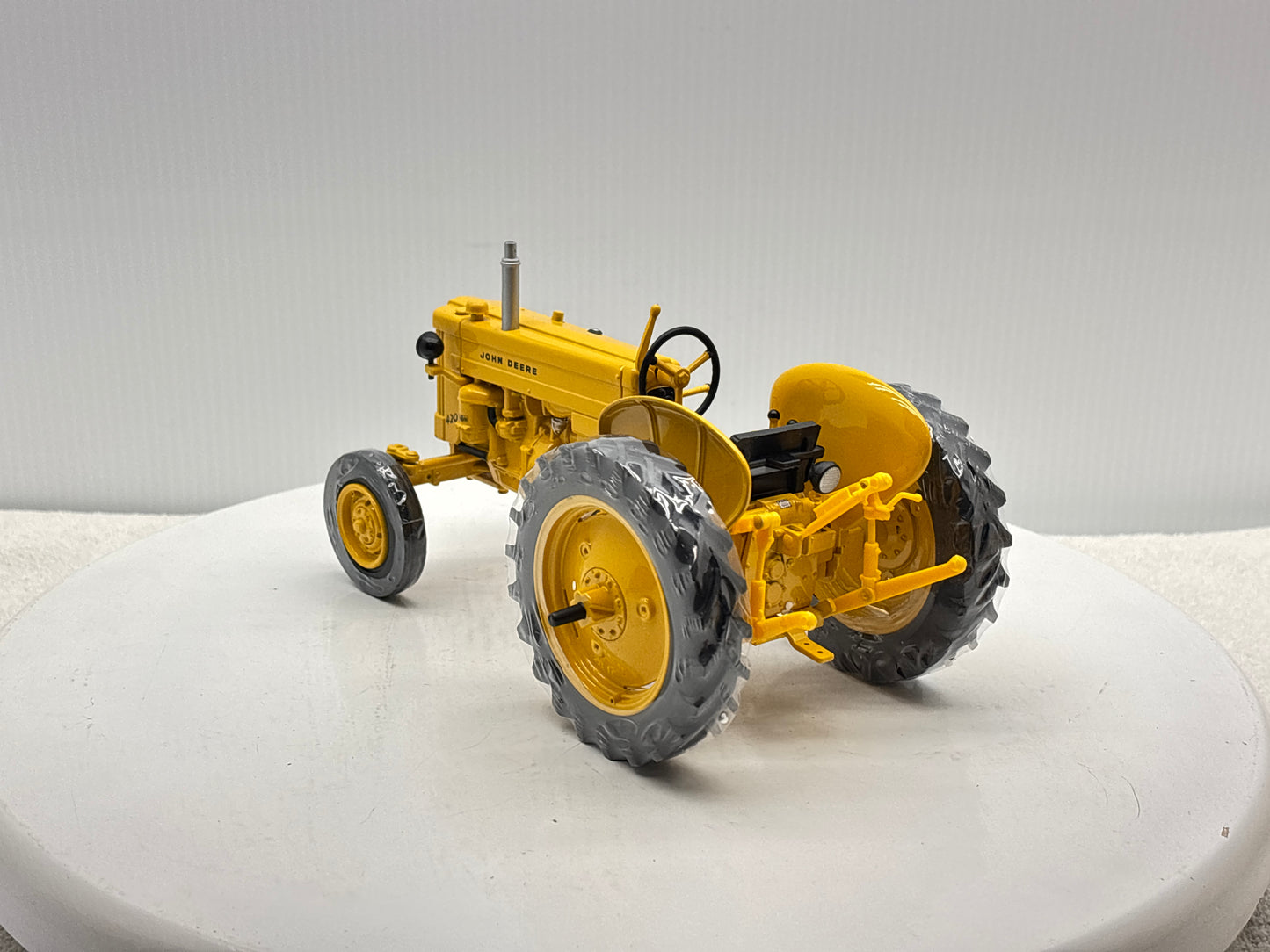 1/16 John Deere 420 Industrial