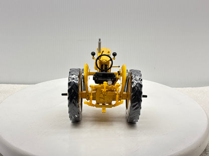 1/16 John Deere 420 Industrial