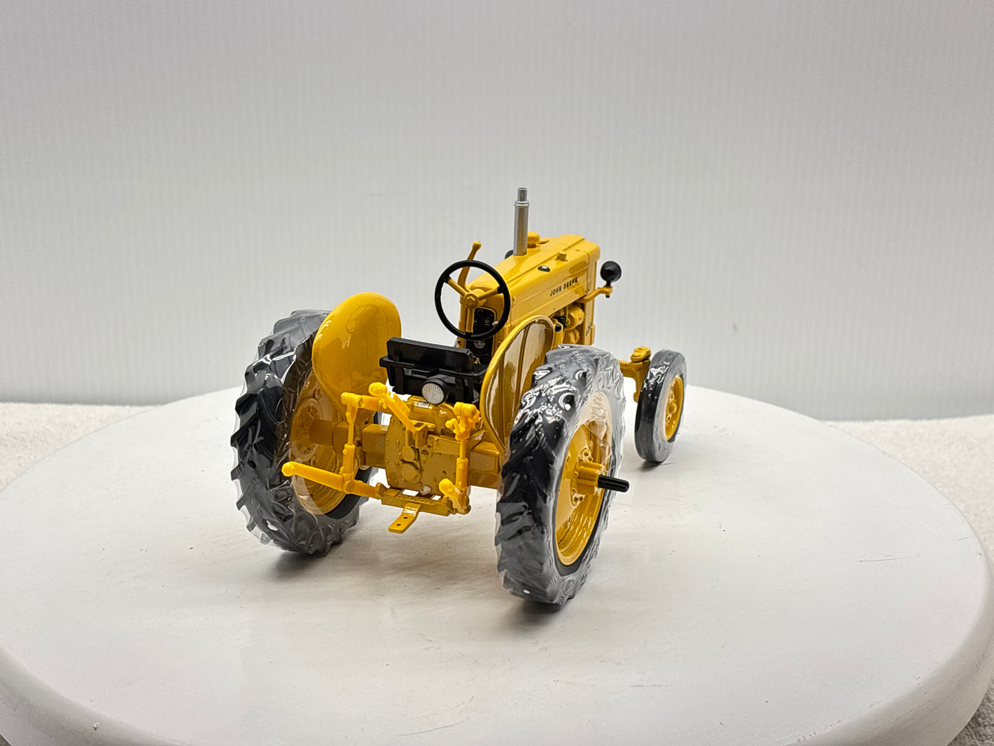 1/16 John Deere 420 Industrial