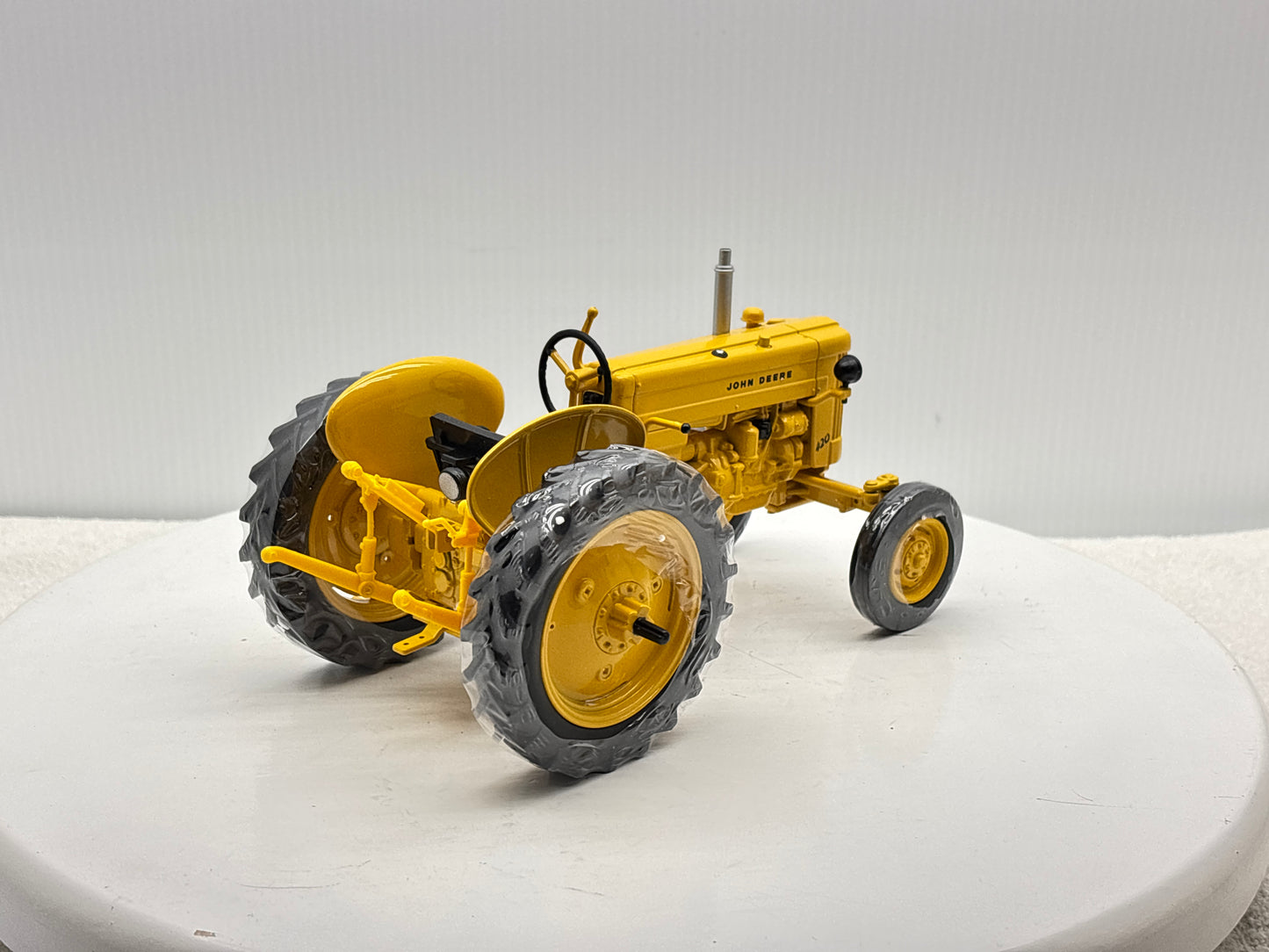 1/16 John Deere 420 Industrial