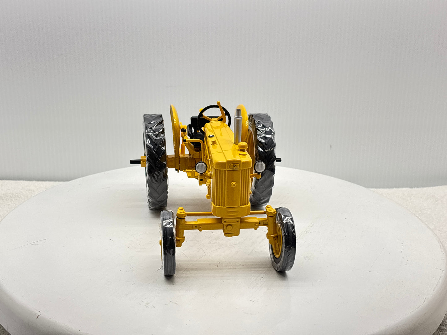 1/16 John Deere 420 Industrial