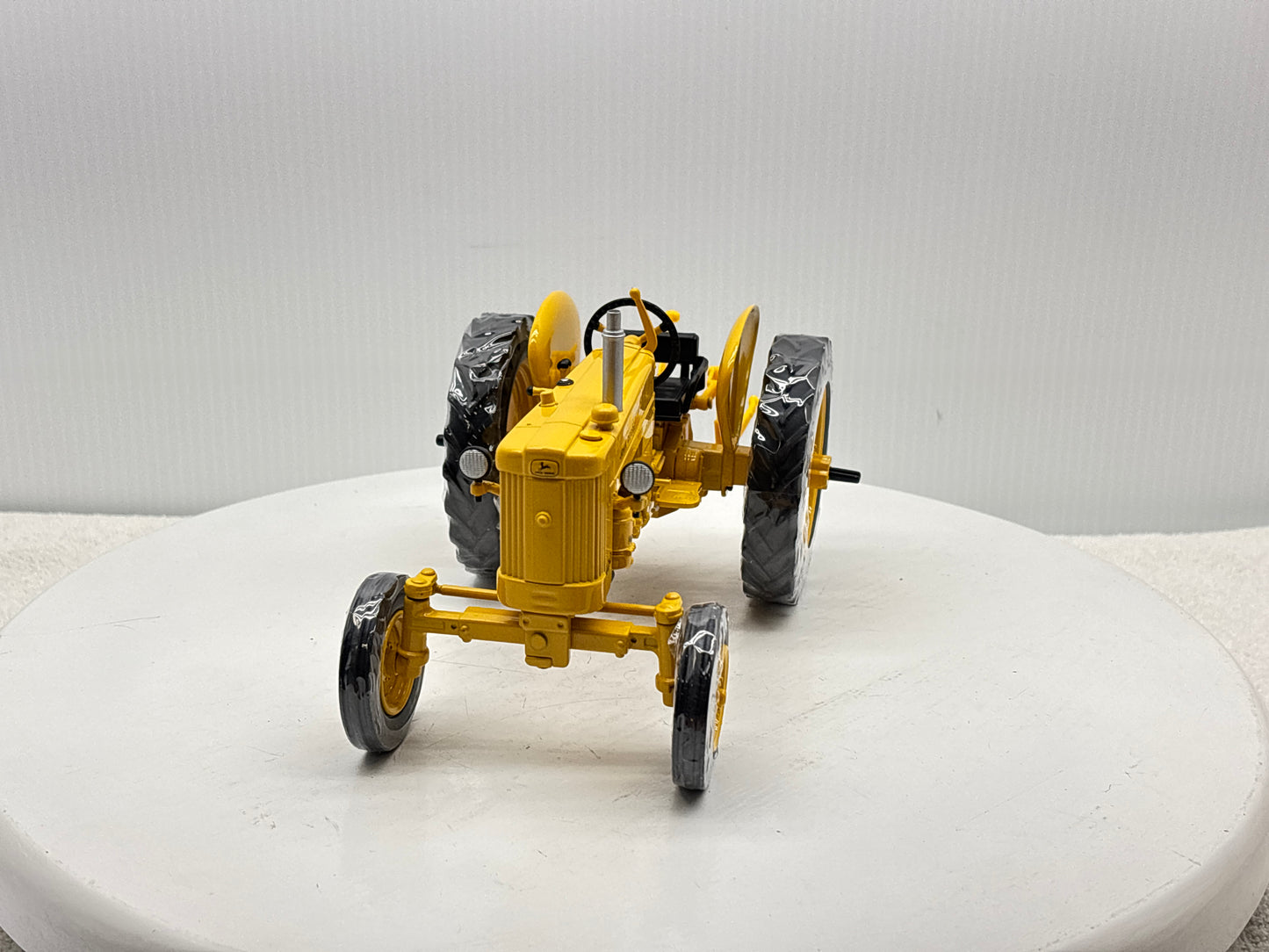 1/16 John Deere 420 Industrial