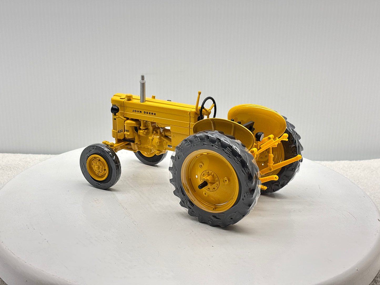 1/16 John Deere 420 Industrial