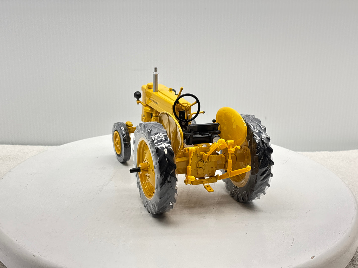 1/16 John Deere 420 Industrial