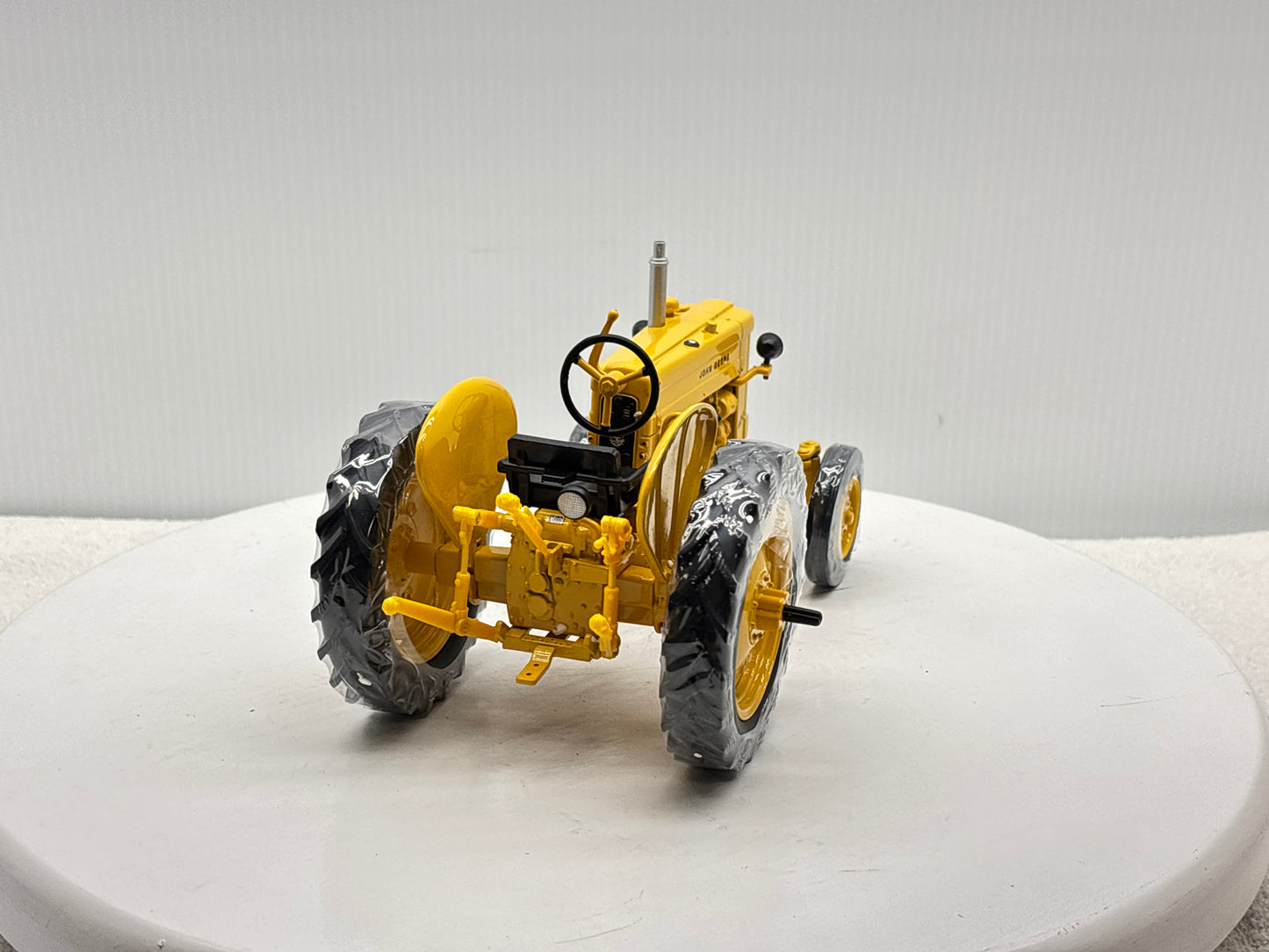 1/16 John Deere 420 Industrial