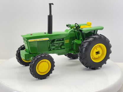 1/16 John Deere 4320 MFWD Prestige