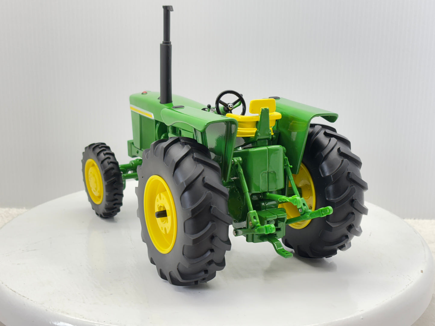 1/16 John Deere 4320 MFWD Prestige