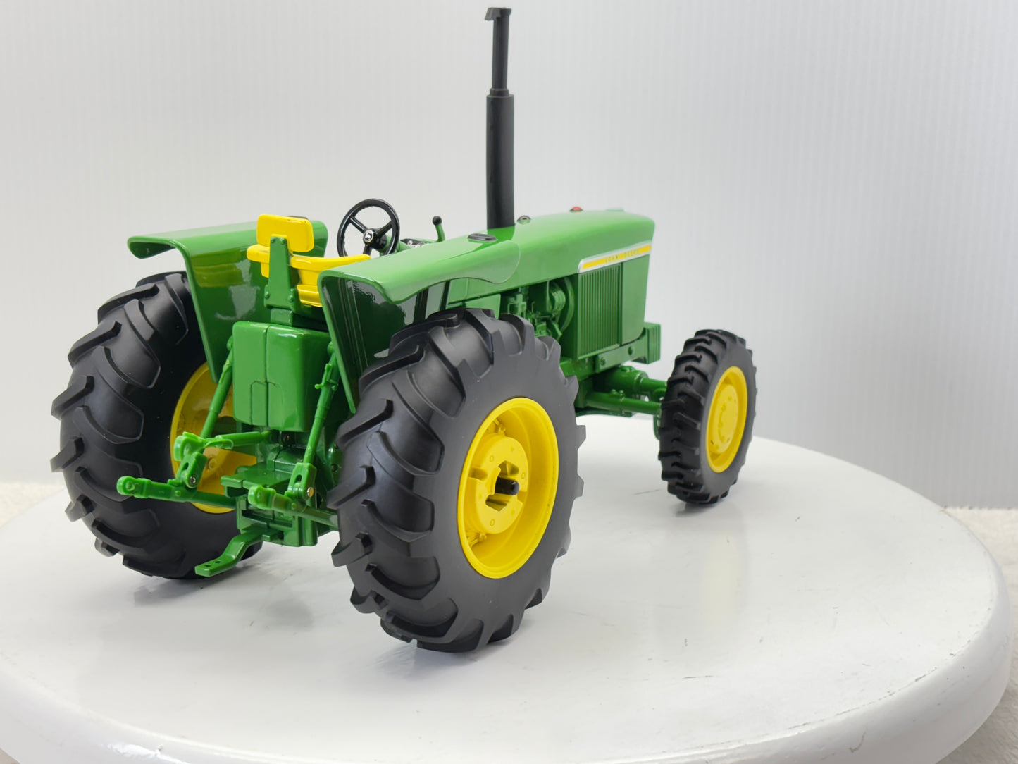 1/16 John Deere 4320 MFWD Prestige