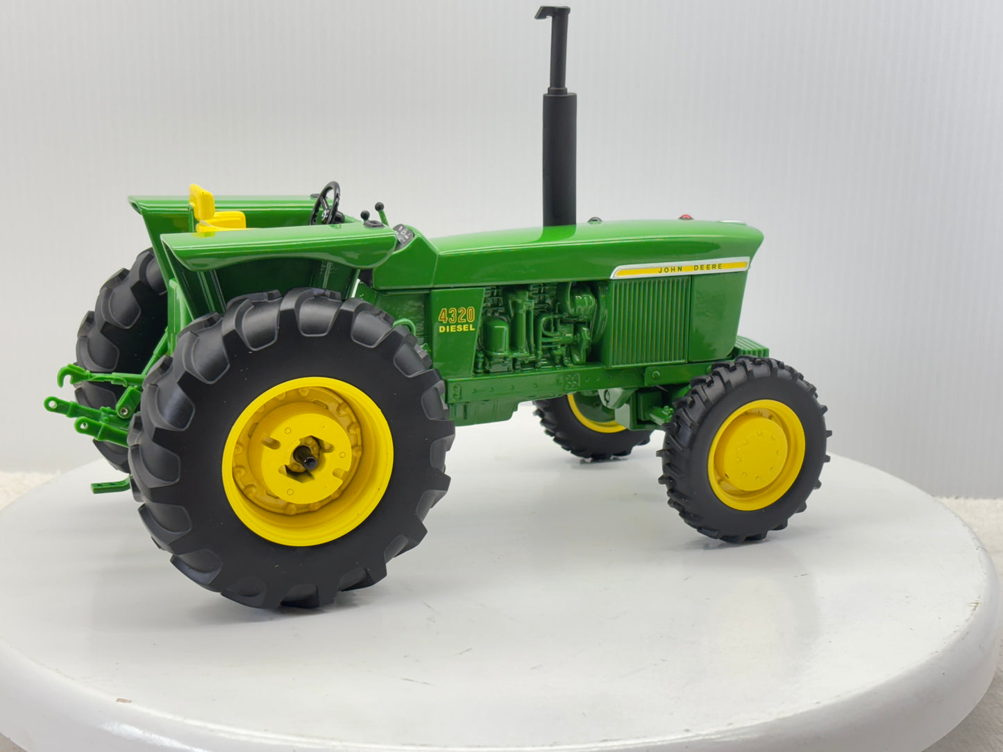 1/16 John Deere 4320 MFWD Prestige