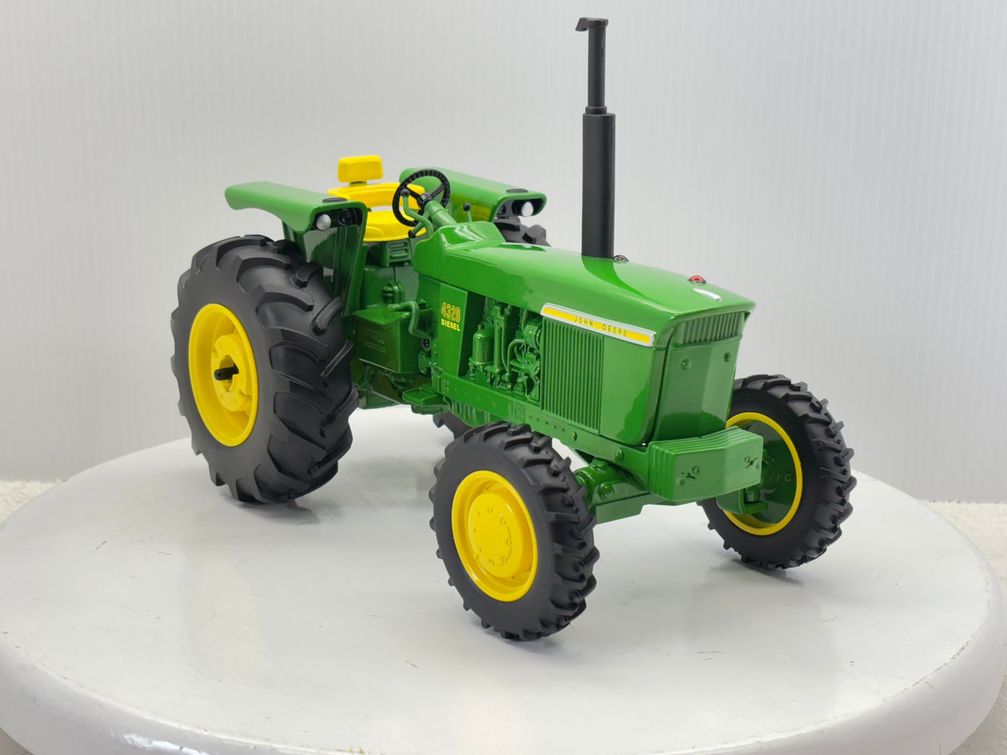 1/16 John Deere 4320 MFWD Prestige