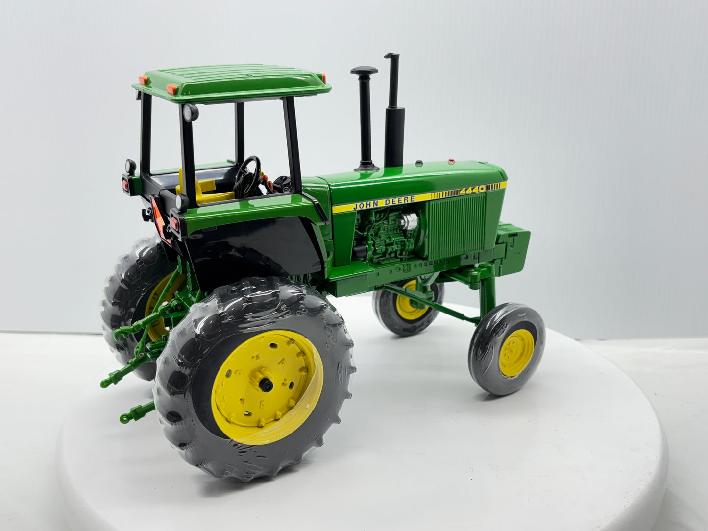 1/16 John Deere 4440 Hi-Crop