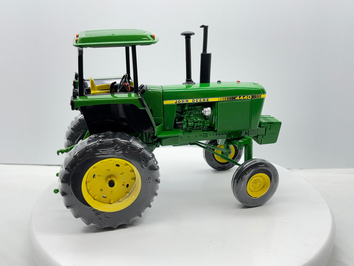 1/16 John Deere 4440 Hi-Crop
