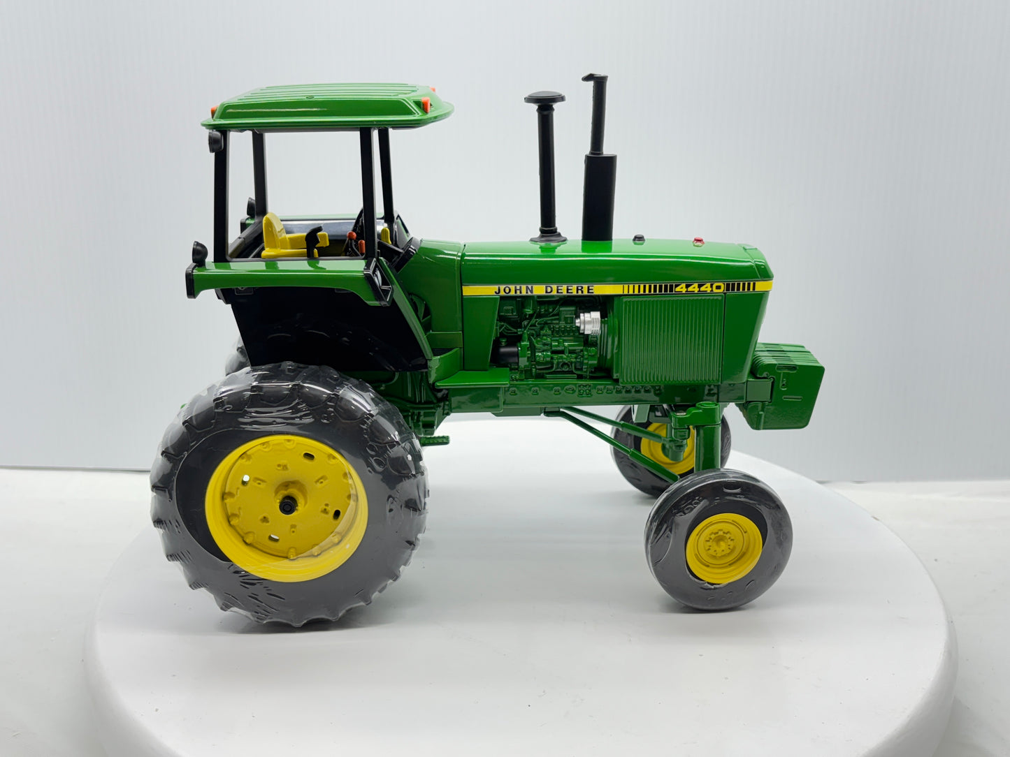 1/16 John Deere 4440 Hi-Crop