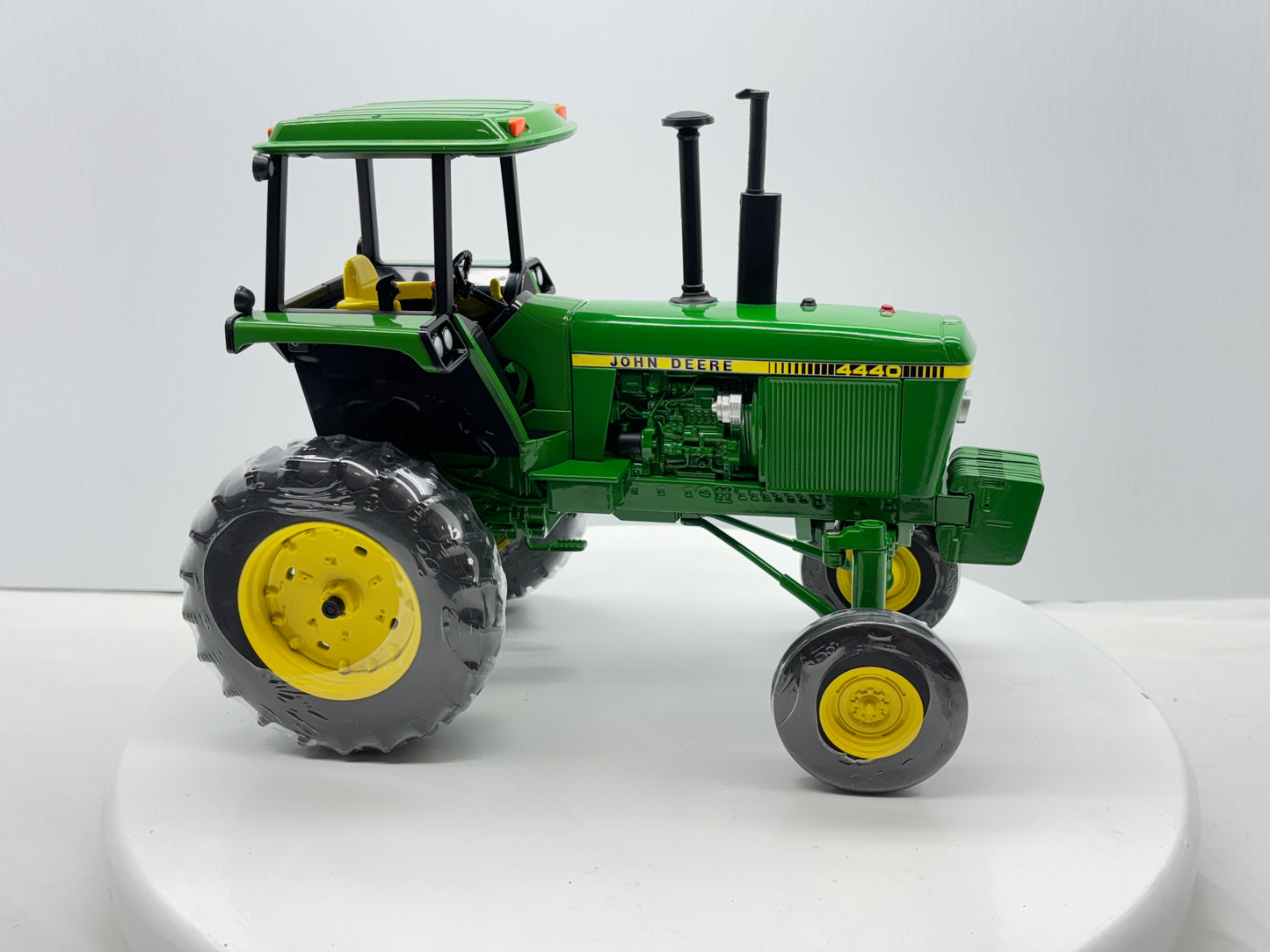 1/16 John Deere 4440 Hi-Crop