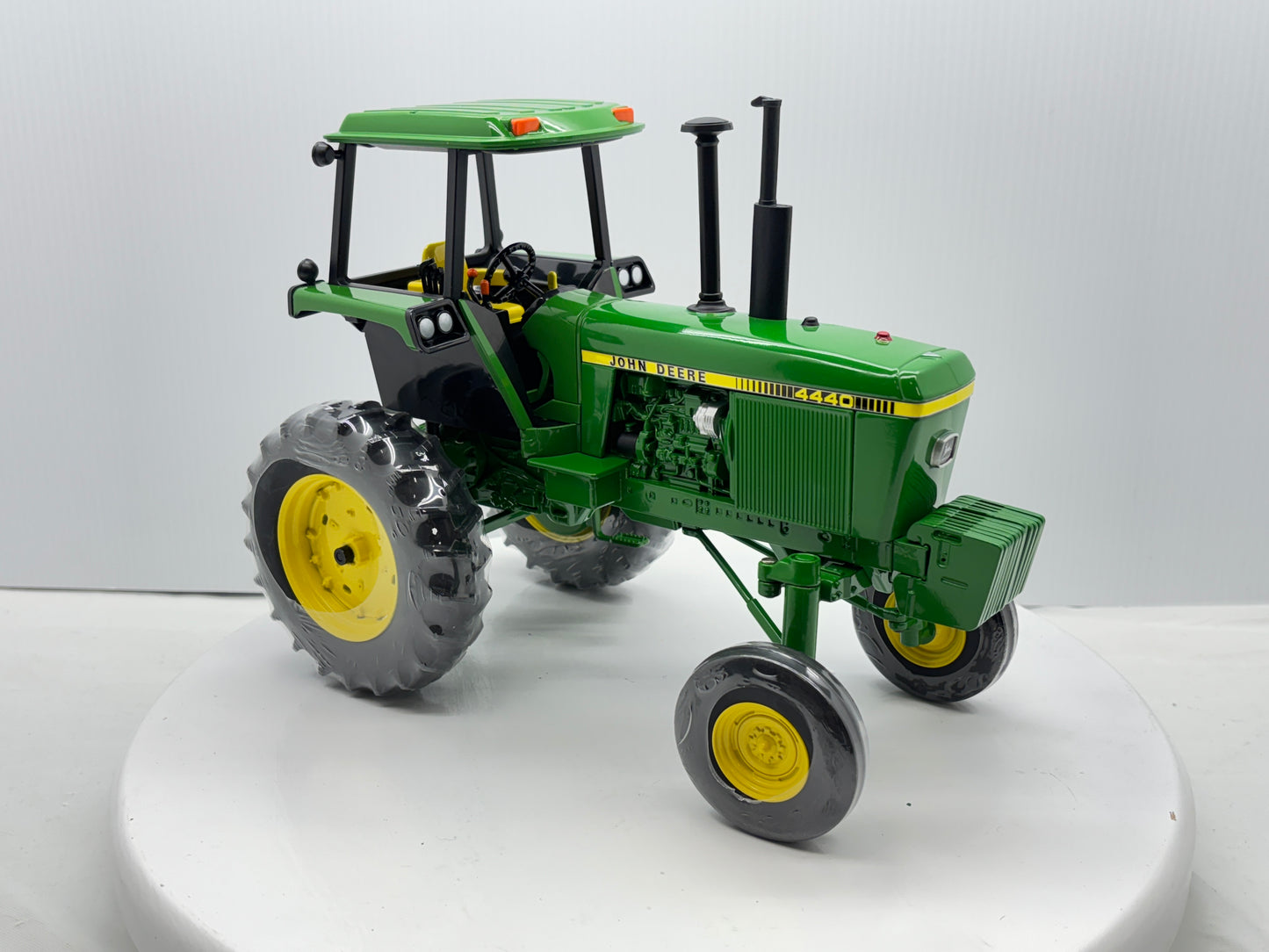 1/16 John Deere 4440 Hi-Crop