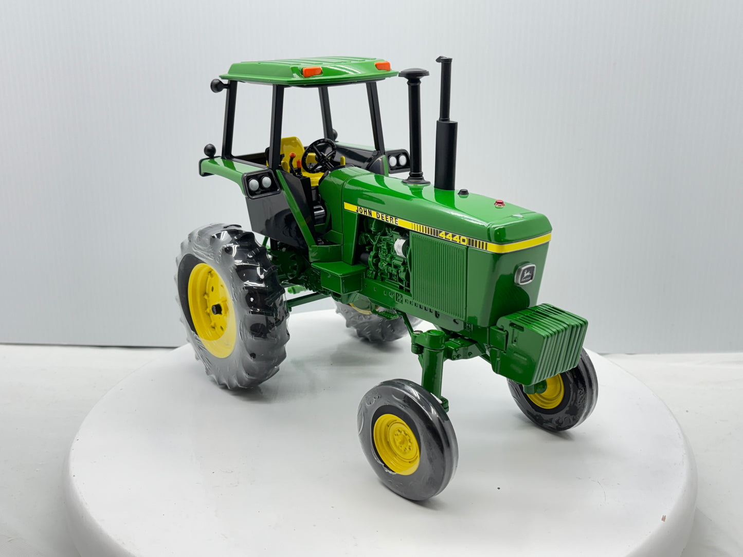 1/16 John Deere 4440 Hi-Crop