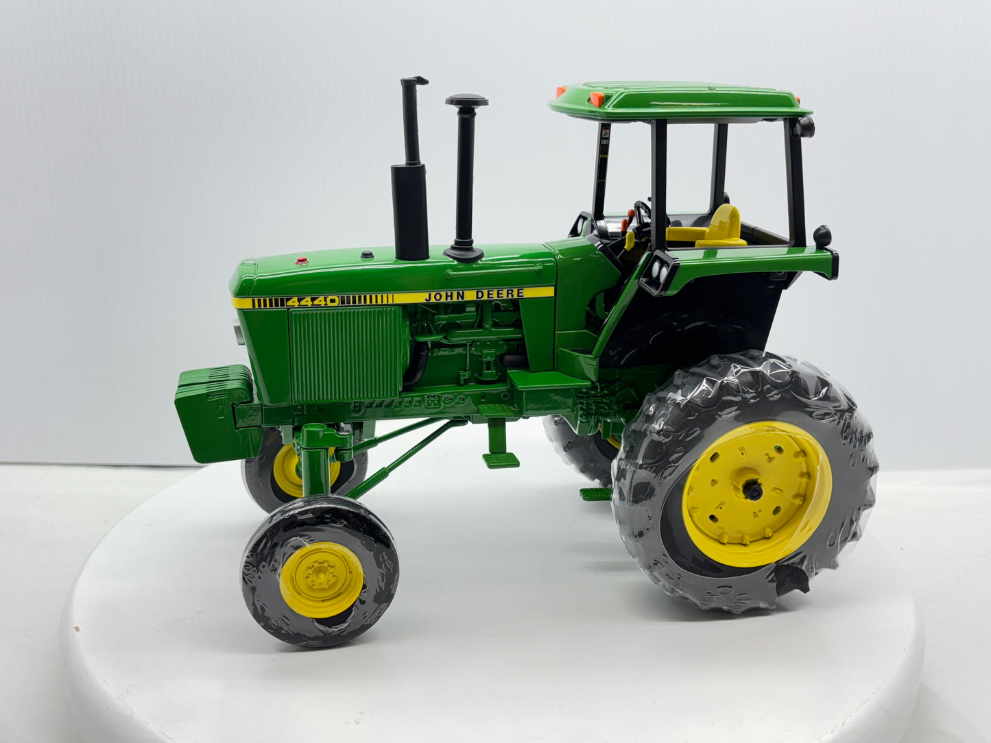 1/16 John Deere 4440 Hi-Crop
