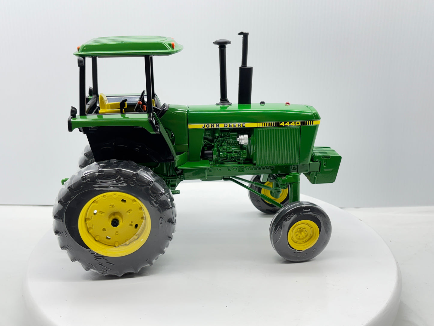 1/16 John Deere 4440 Hi-Crop