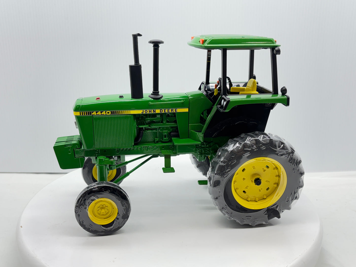 1/16 John Deere 4440 Hi-Crop