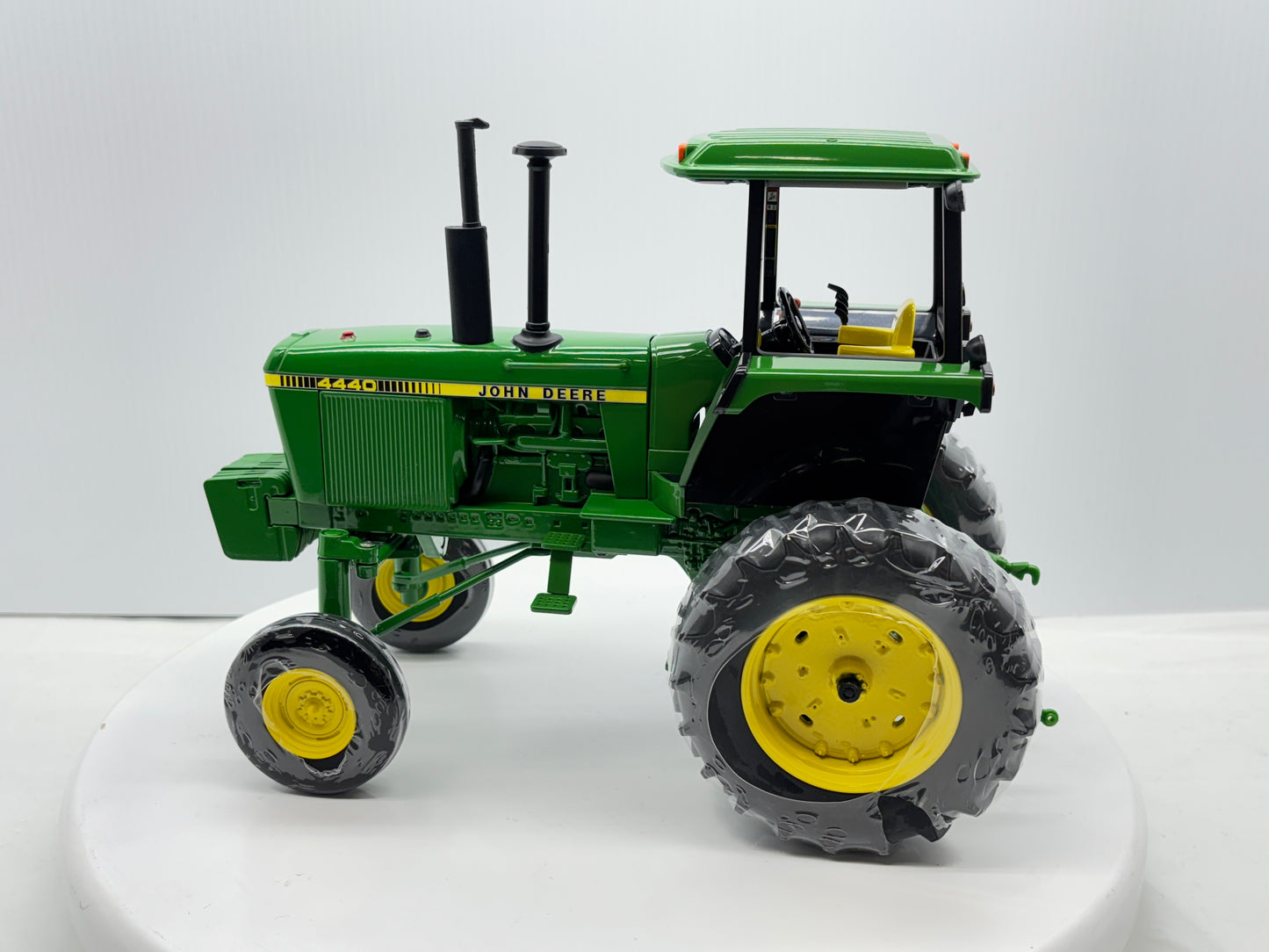 1/16 John Deere 4440 Hi-Crop