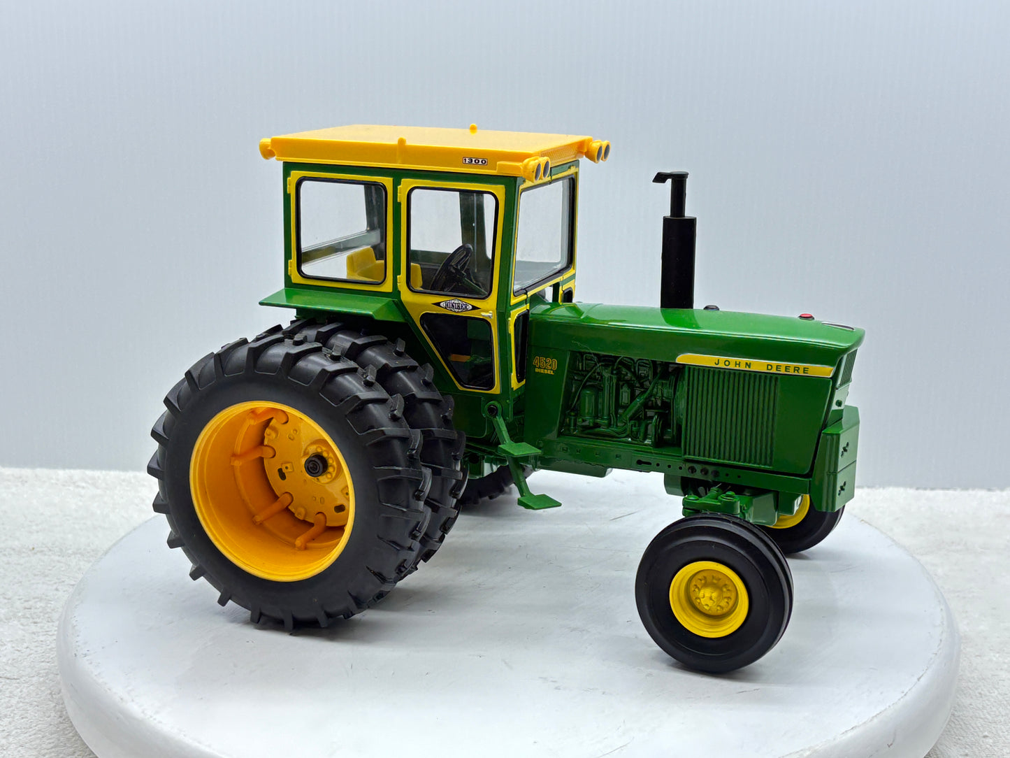 1/16 John Deere 4520 200th