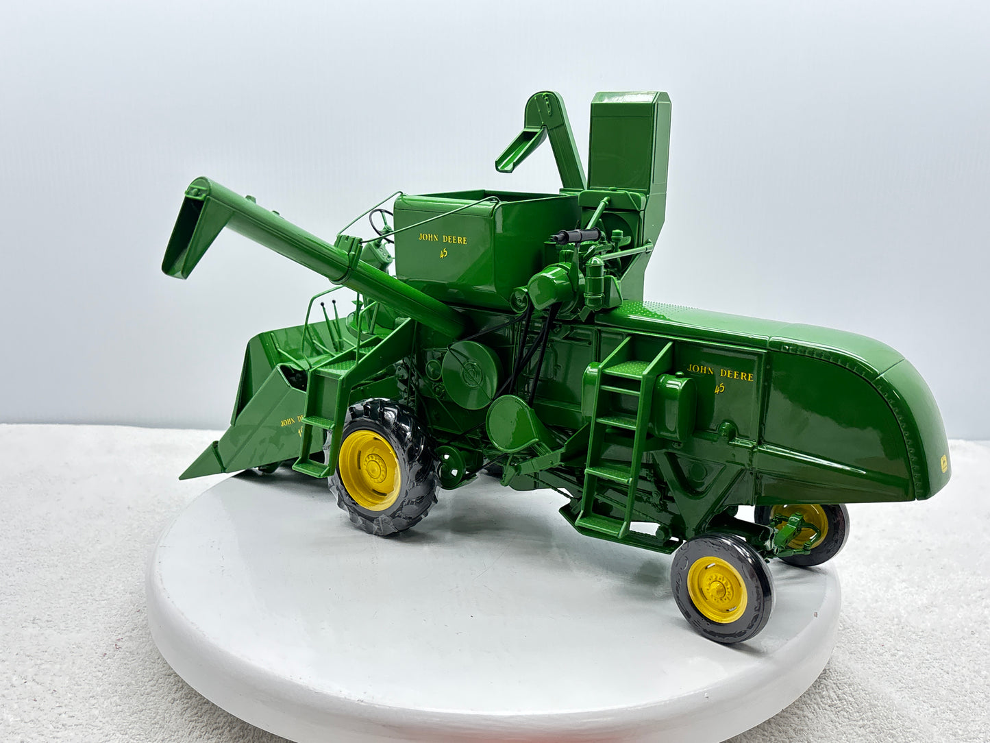1/16 John Deere 45 Prestige