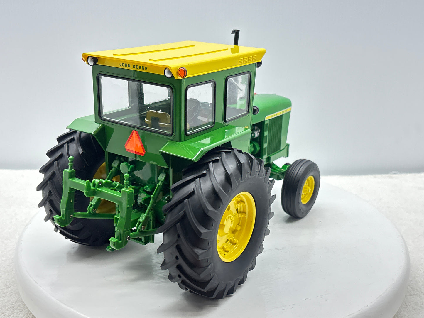 1/16 John Deere 5020 Two Cylinder Club