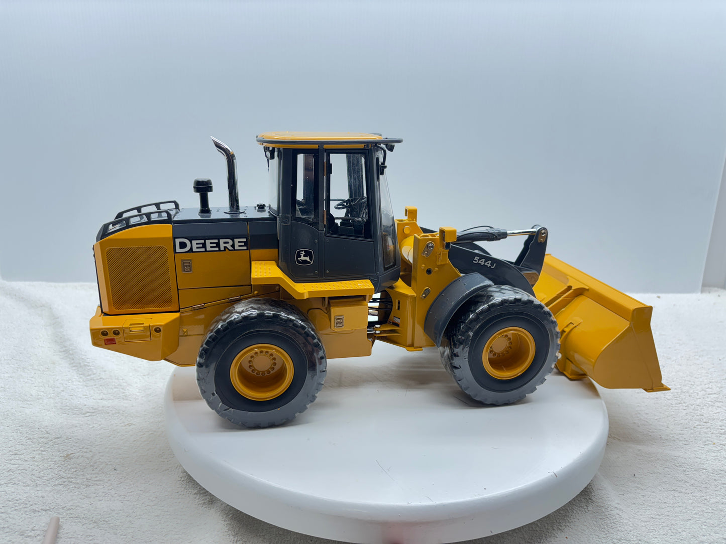 1/16 John Deere 544J