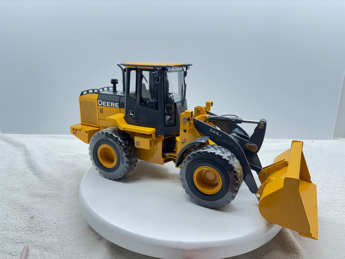1/16 John Deere 544J