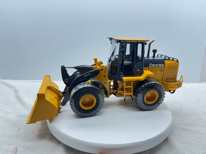 1/16 John Deere 544J