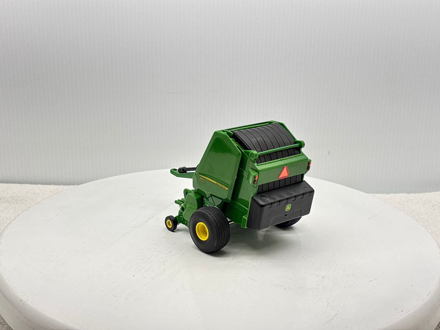 1/16 John Deere 560R Round Baler