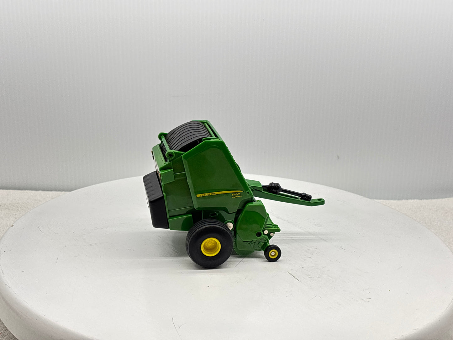 1/16 John Deere 560R Round Baler