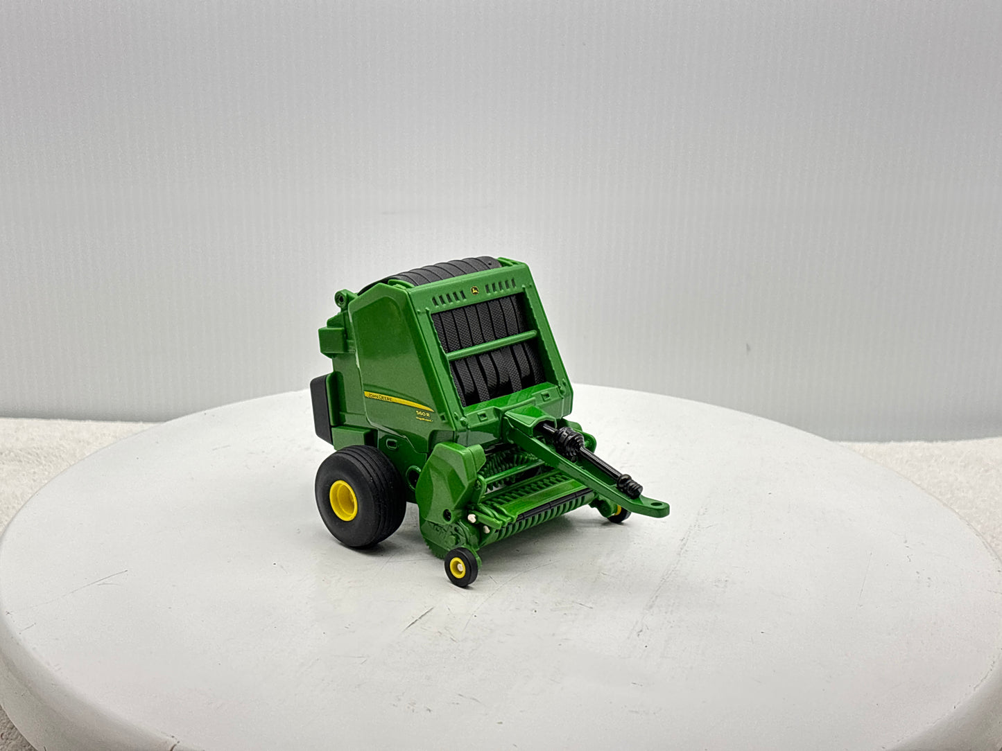 1/16 John Deere 560R Round Baler