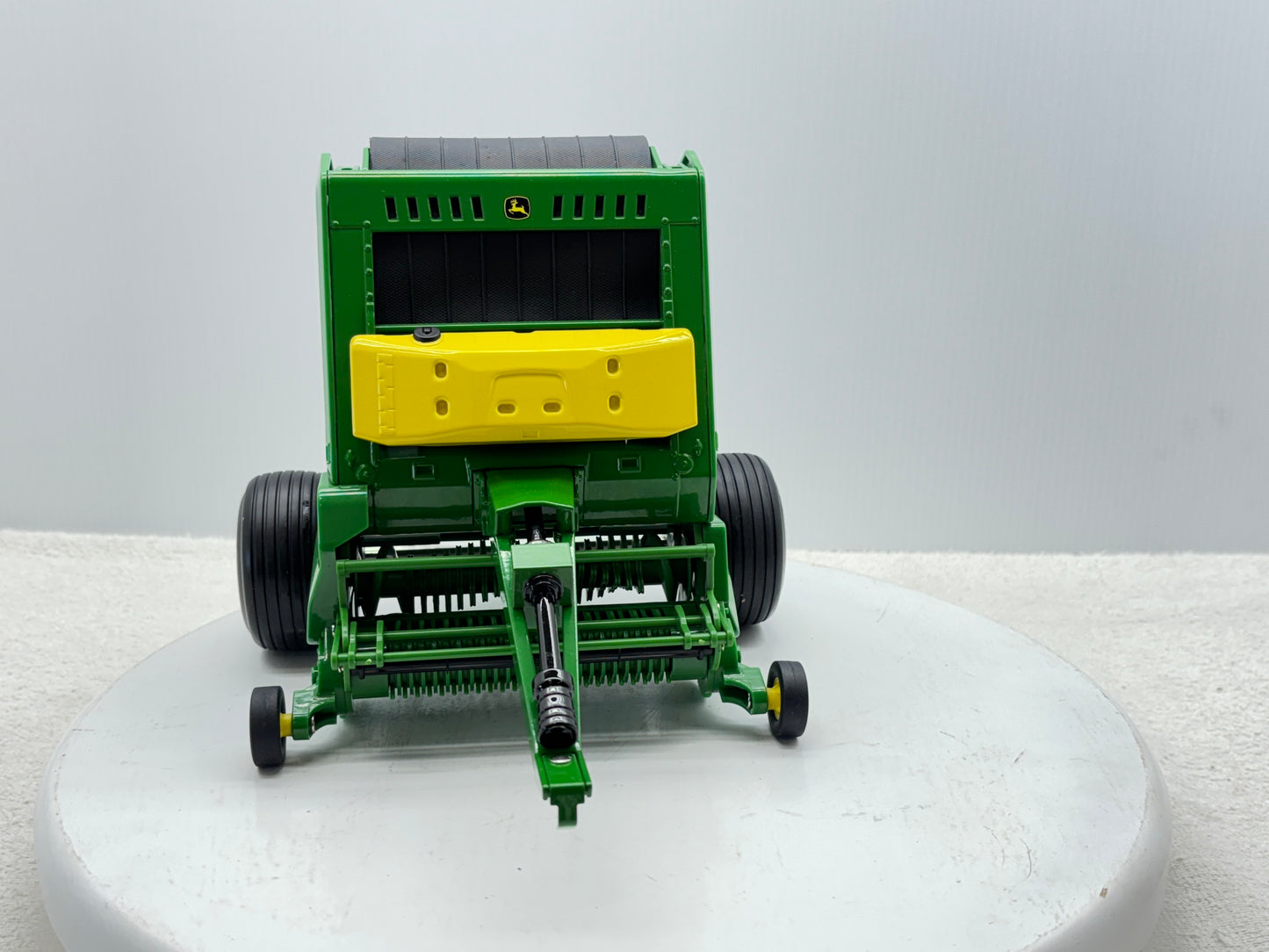 1/16 John Deere 561R