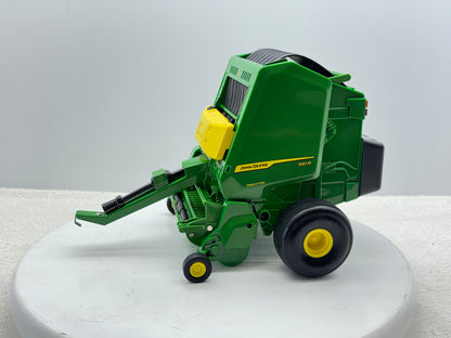 1/16 John Deere 561R
